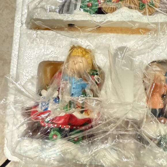 Danbury Mint Peanut Gallery Charlie Brown Christmas Train Snoopy - Picture 6 of 11